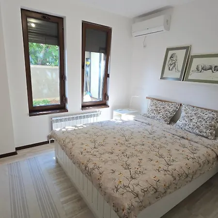 Large With Two Bedrooms And Free Parking 아파트 Kazanlŭk