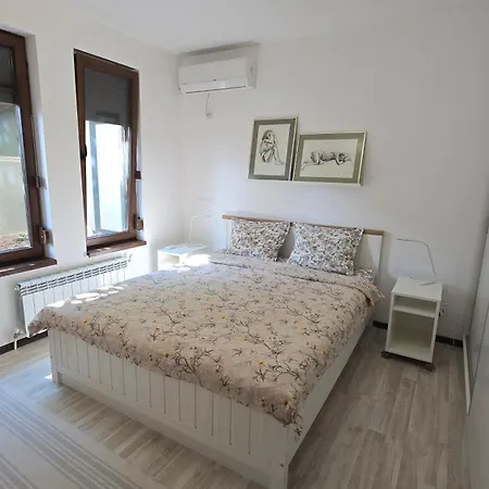 Large With Two Bedrooms And Free Parking 아파트 *