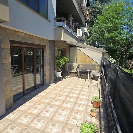 Large With Two Bedrooms And Free Parking 아파트 Kazanlŭk